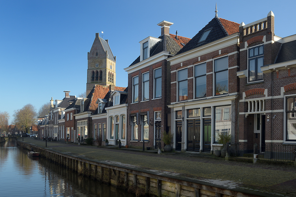Zicht op de Kleine Dijlakker en de toren van de Martinikerk in Bolsward
