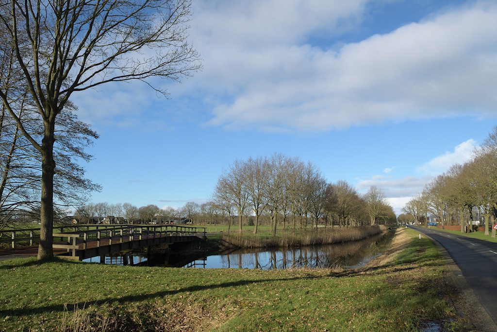 Overgang van de Bakkefeanster Feart naar de Mandewijk
