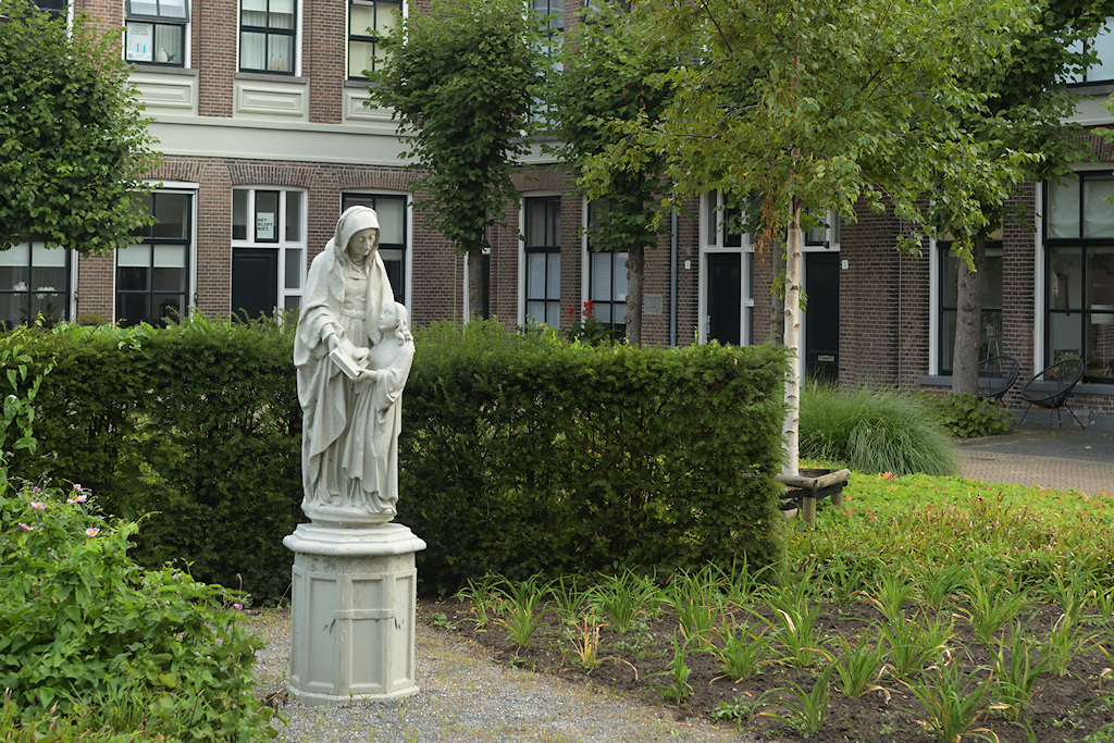 St Annahof, Almenum Harlingen