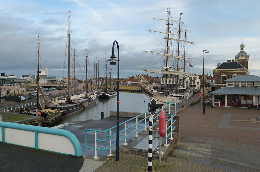 Zicht op de Oude Buitenhaven van Harlingen