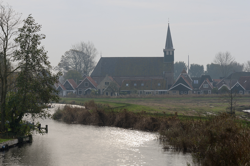 Zicht op Heeg vanuit het noordwesten over de Kerksloot