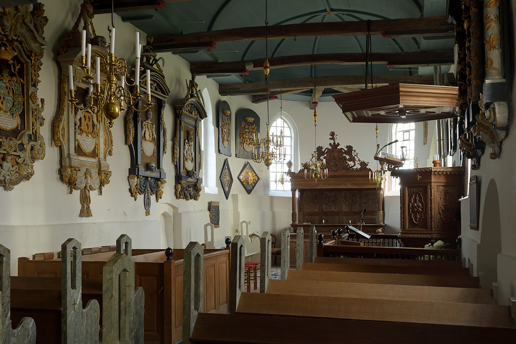 Rouwborden in de kerk van Hegebeintum