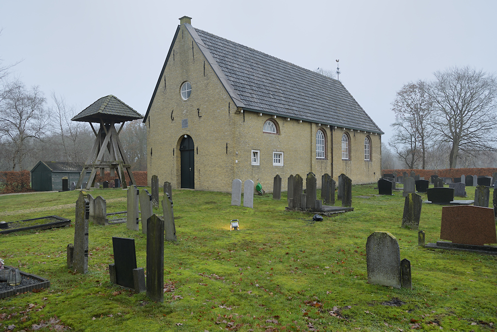 Zaalkerk met Klokkenstoel in Hoornsterzwaag