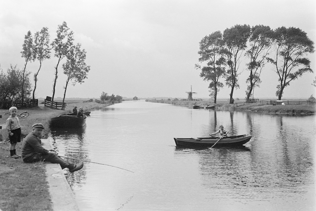 Vissen in de Lits bij Eastermar rond 1935