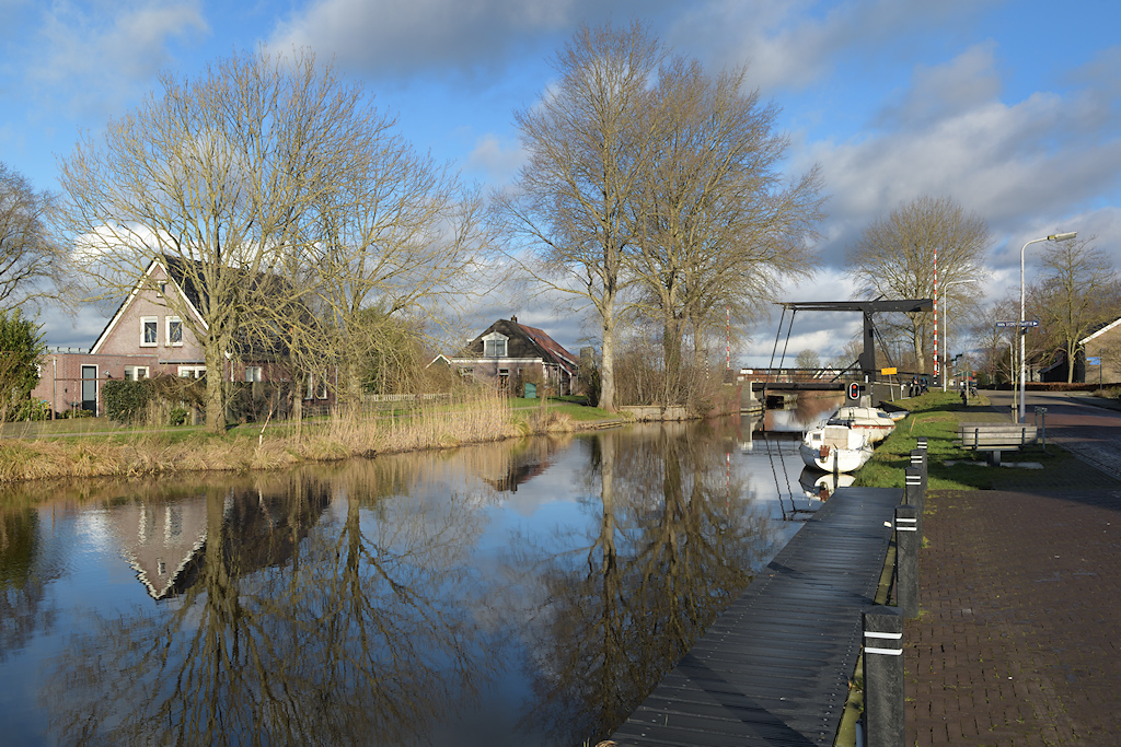 Nij Beets met het Polderhoofdkanaal
