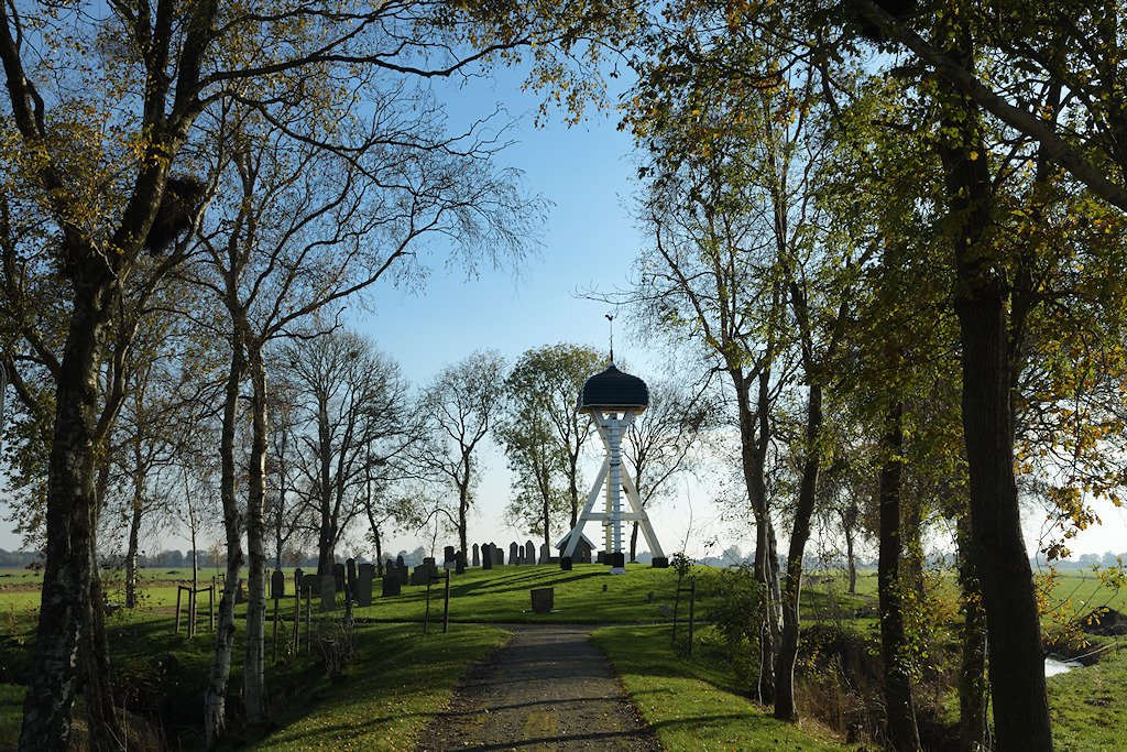 Begraafplaats van Oldeouwer met klokkenstoel