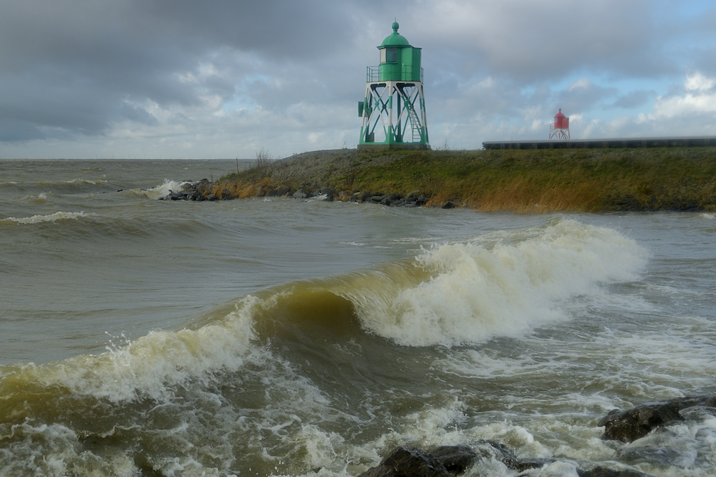 Havenlichten van Stavoren bij stormachtig weer