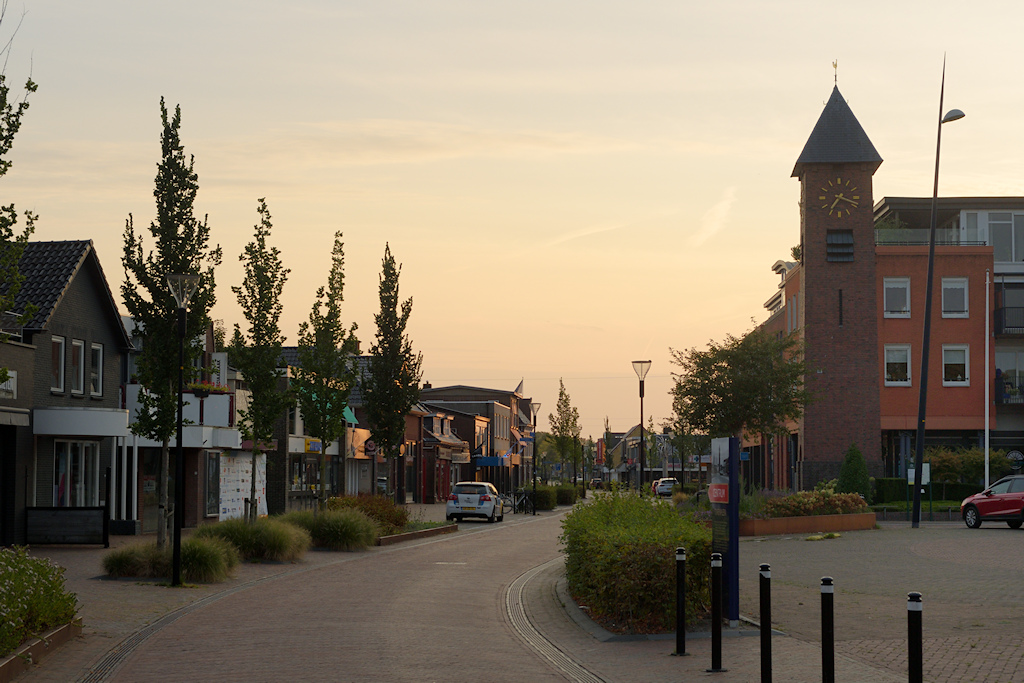 Het centrum van Surhuisterveen met de klokkentoren