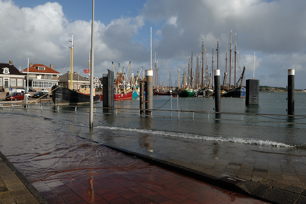 Stormvloed in de haven van West-Terschelling