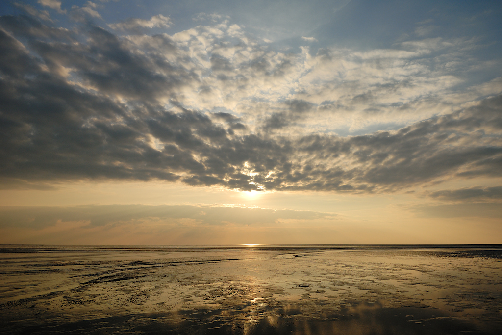 Zonsondergang boven de Waddenzee