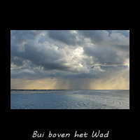 Regenbui boven de Waddenkust
